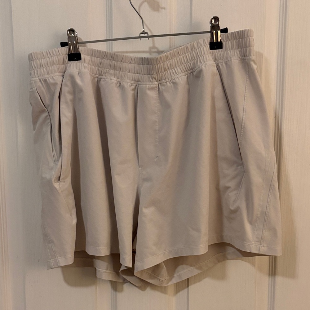 Lululemon 5 inch white shorts